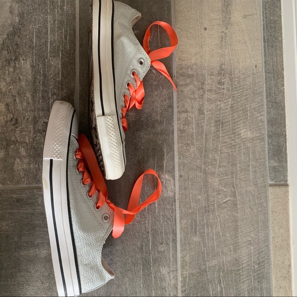 Women’s Converse - Picture 4 of 6